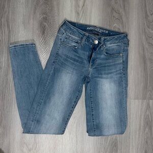 AMERICAN EAGLE JEANS